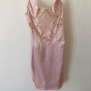 Backless pink lace dress